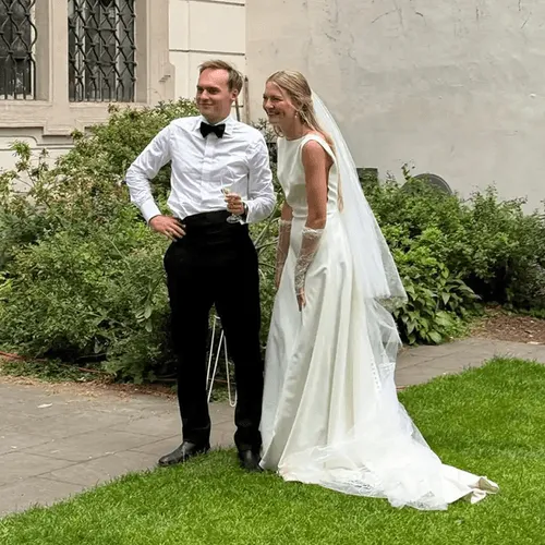 Candid guest photo from wedding ceremony