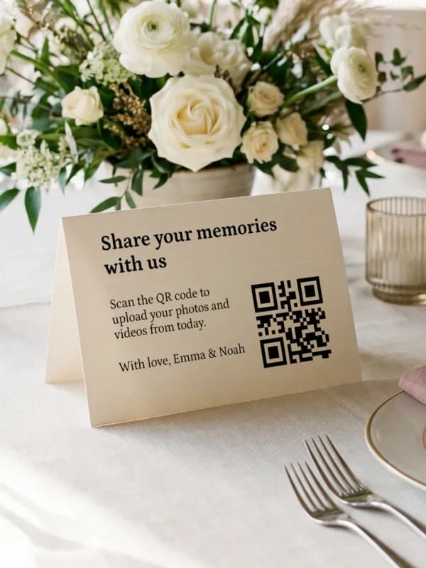 Wedding QR table cards at reception